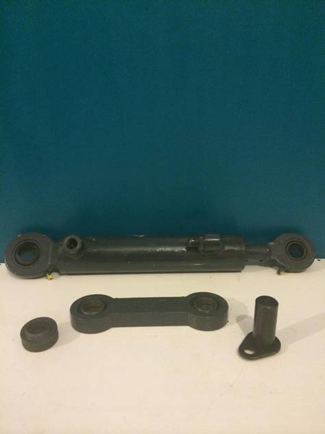 Moffett Mounty Spares - Hydraulic cylinders and steering linkage
